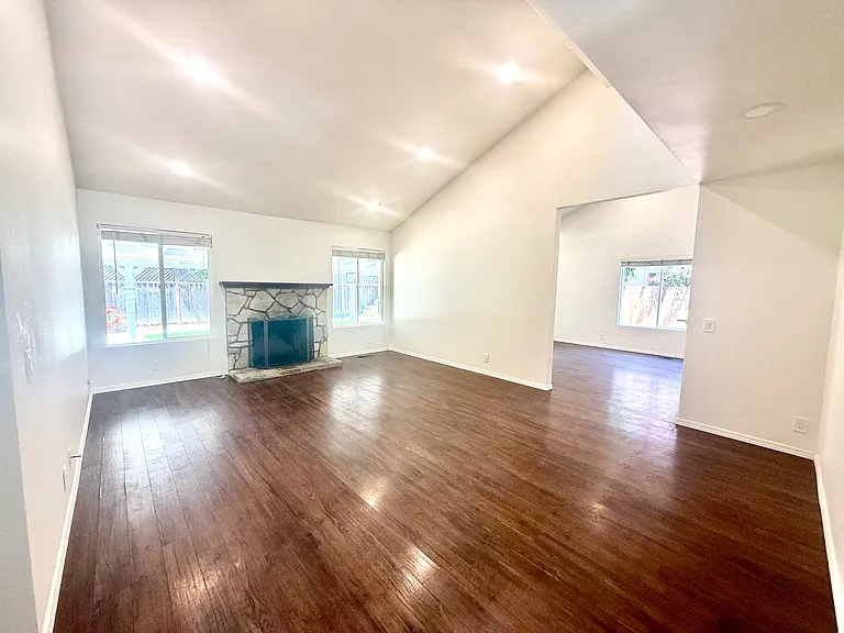 7325 Hagen Ct — Photo 9