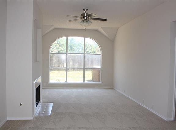 3rd image of 772 Lacey Oaks Ln