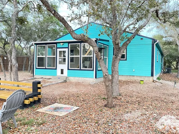 1016 Hardee St, Rockport, TX 78382