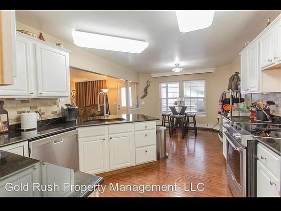 4th image of 2795 Ben Franklin St
