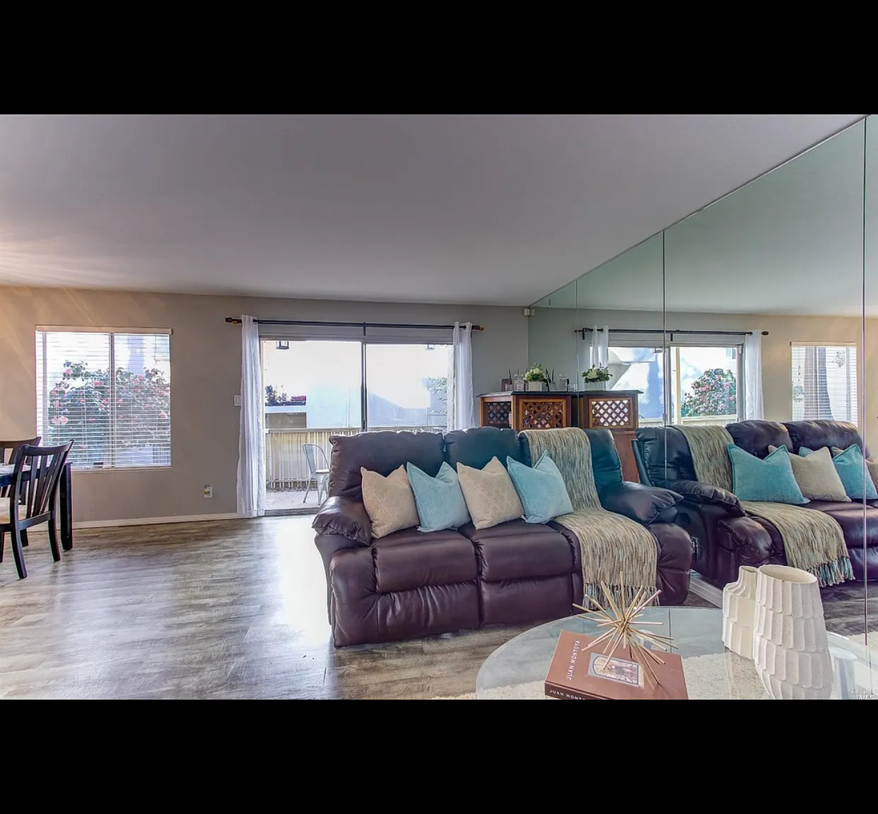 2 bed, 929 sqft, $2,650 — Photo 3