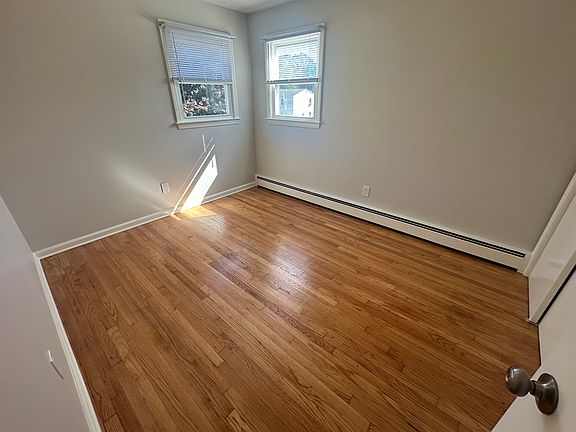 4th image of 49 Elizabeth Ann Dr #51
