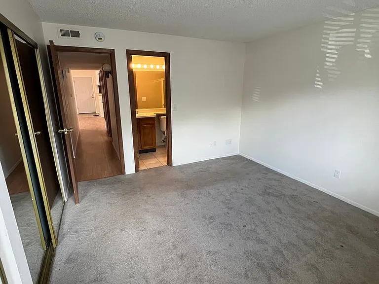 18195 E Ohio Ave #201 — Photo 12