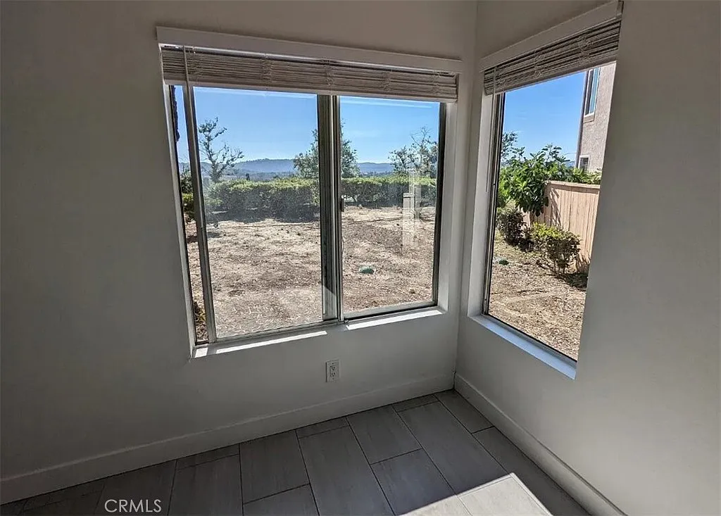 2 bed, 1026 sqft, $3,000 — Photo 2