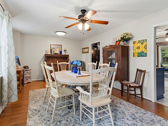2nd image of 75 Glasscox Rd