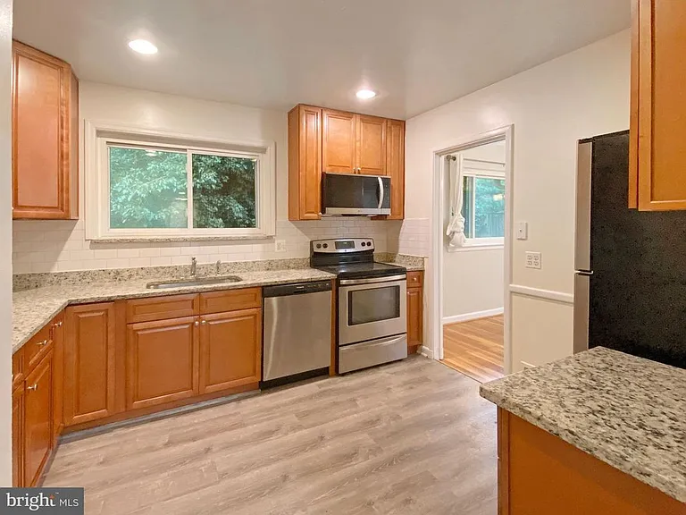 6325 Tone Ct — Photo 3