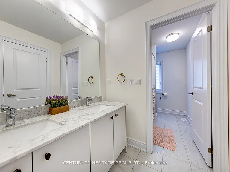 1409 Blackmore St — Photo 17