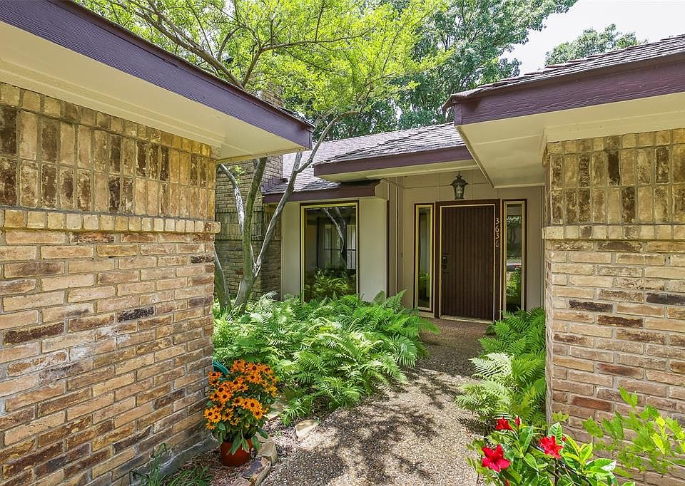 1st image of 3636 Interlaken Dr