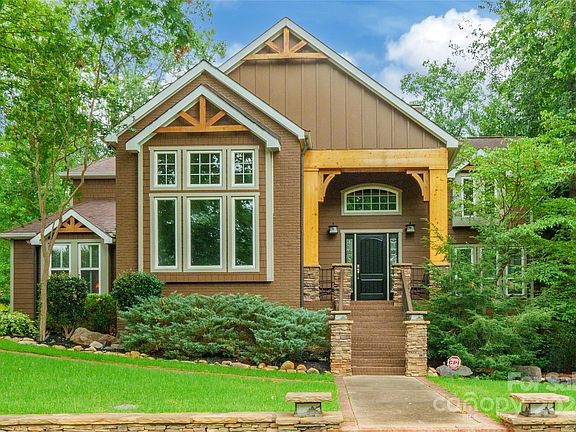2nd image of 1643 Huntcliff Dr