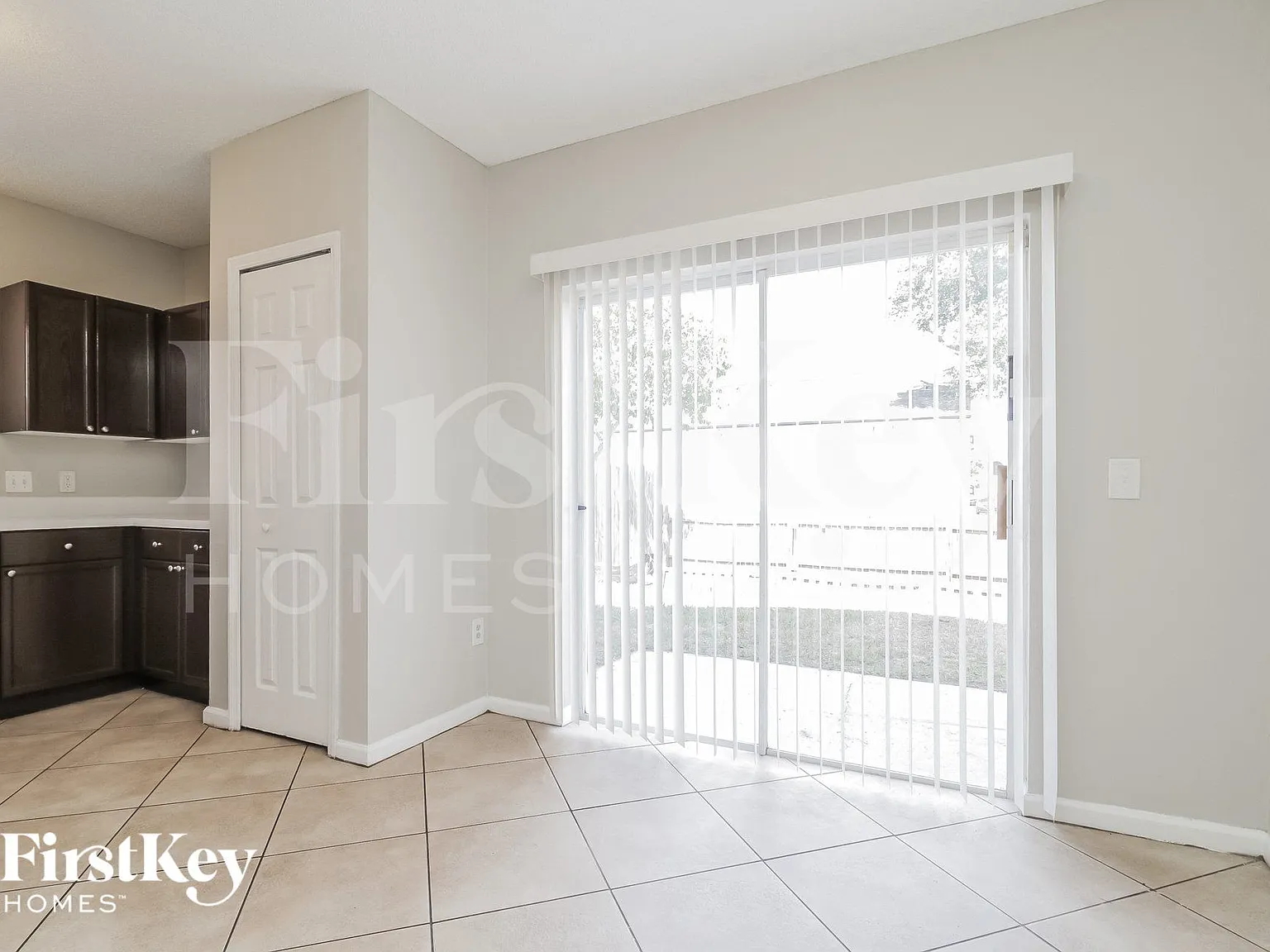 4 bed, 2.0 bath, 1438 sqft, $2,515 — Photo 3