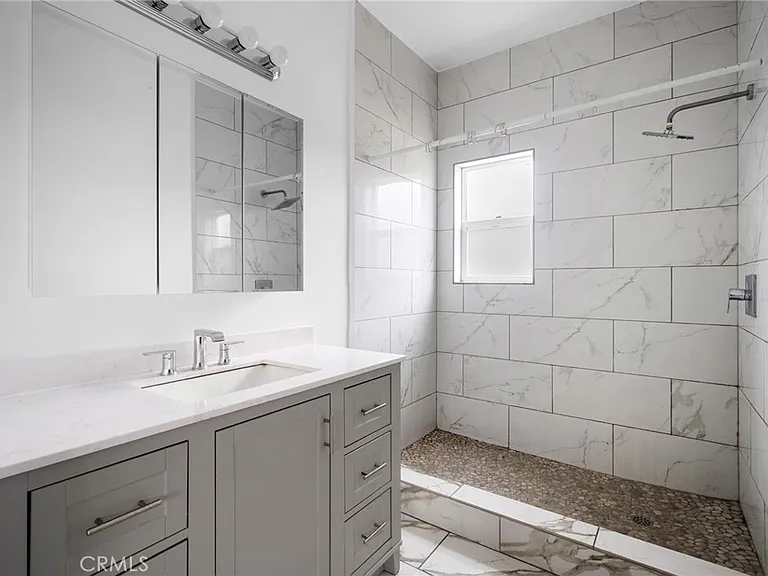 1641 S Catalina St #1/2 — Photo 13