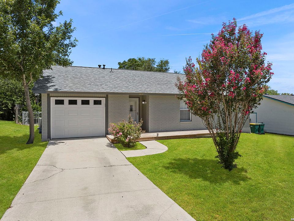 1st image of 7613 LEAFY HOLLOW CT