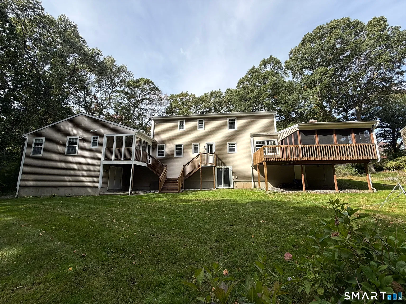 4 bed, 2.5 bath, 3696 sqft, $4,000 — Photo 3
