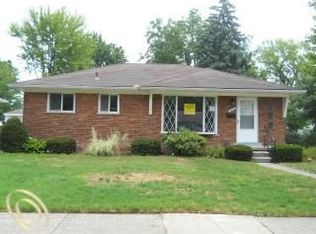 1670 Hampton Rd, Mount Clemens, MI 48043