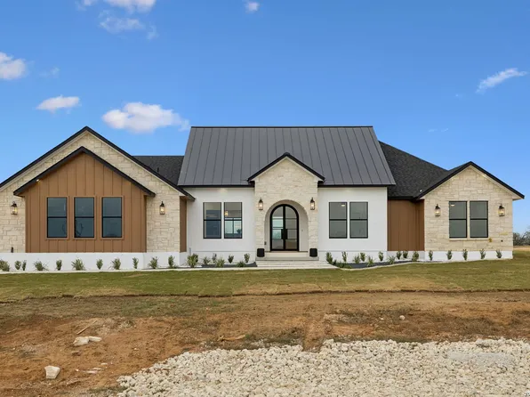 191 Hidden Ranch, Floresville, TX 78114