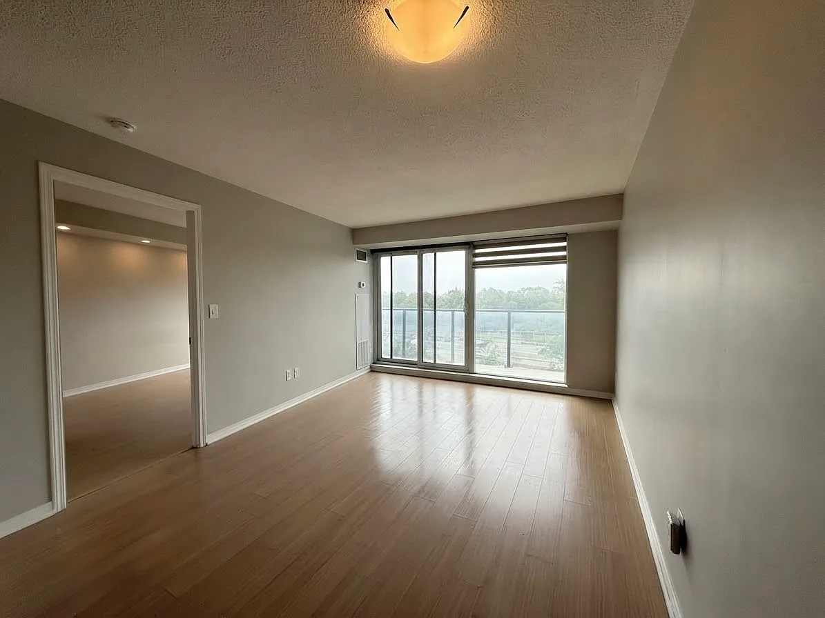 18 Valley Woods Rd — Photo 3