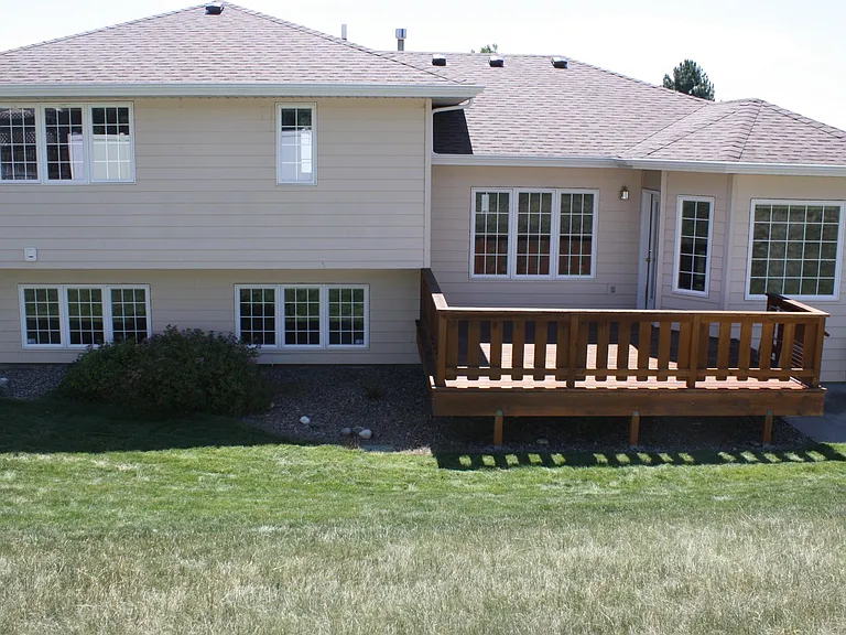 2045 Ridgeview Dr — Photo 12
