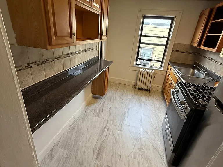 110 Purser Pl #2L — Photo 4