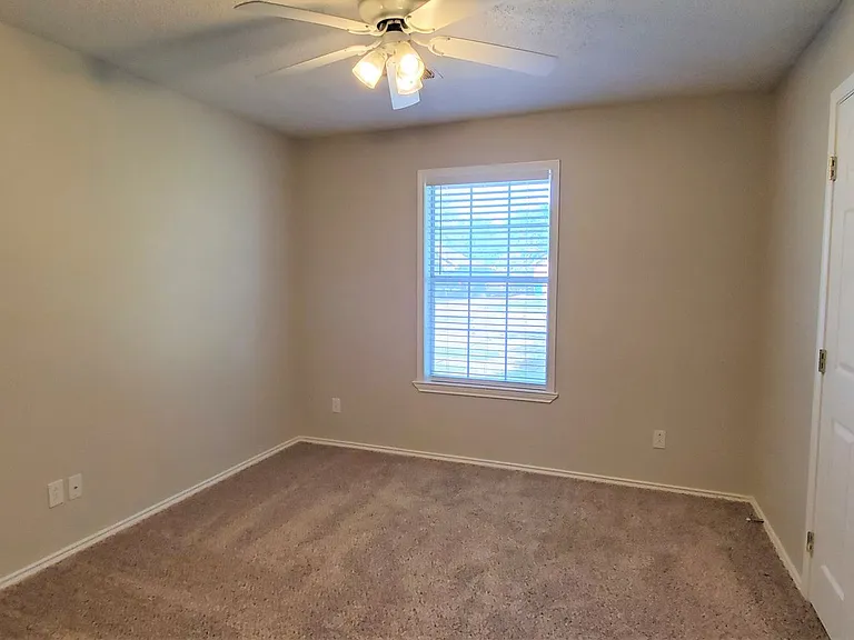 3117 N Bell Ave — Photo 20