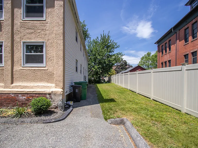 76 Meadow St #D — Photo 38
