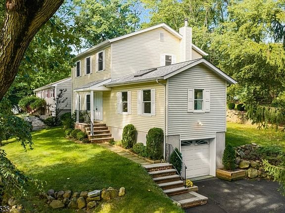 2nd image of 27 Seminole Ave