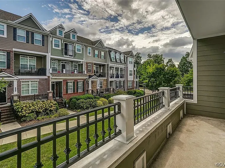 3909 Village Townes Walk — Photo 11