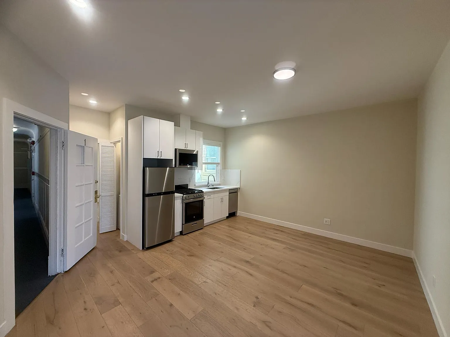 2 bed, $6,995 — Photo 2