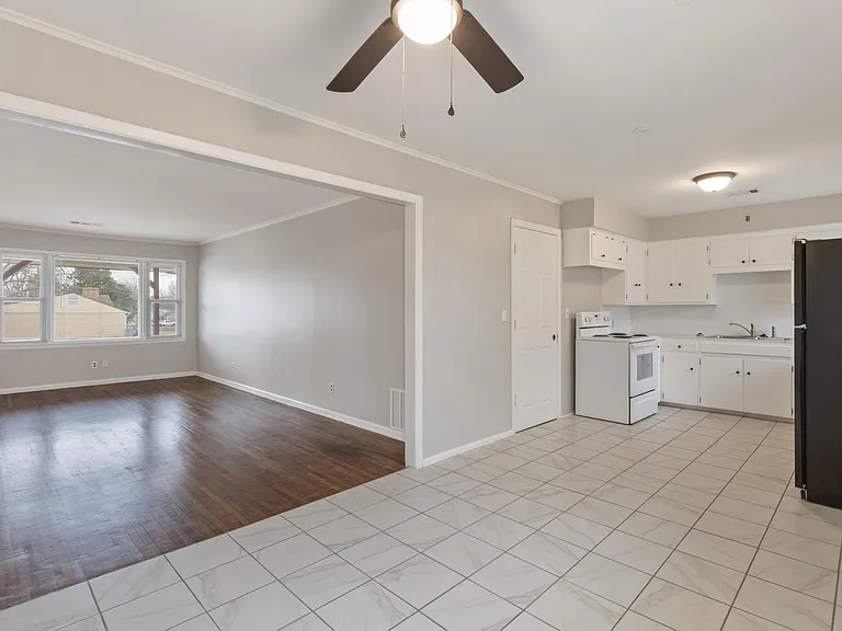 2406 S Yale Ave — Photo 6