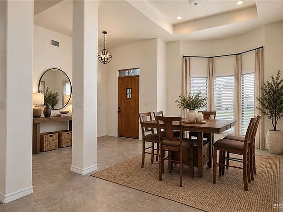 3rd image of 700 New Orleans Cir