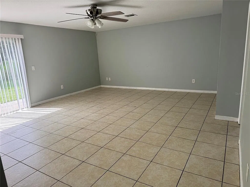 4 bed, 2.0 bath, 1603 sqft, $1,800 — Photo 4