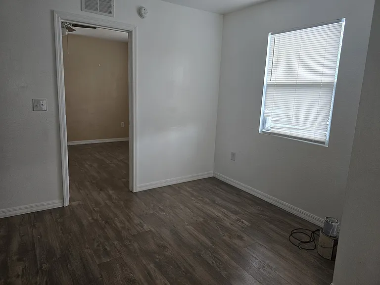 1606 N Lincoln Ave — Photo 1