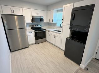 Pebble Woods Apartments, Tampa, FL 33617
