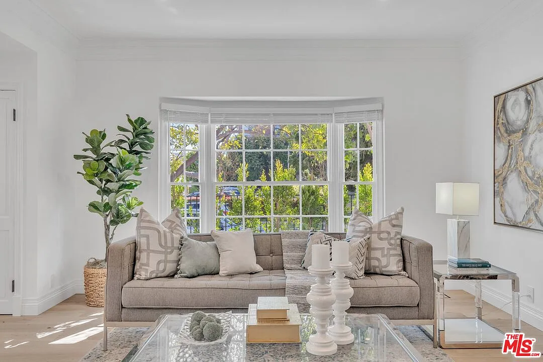2 bed, 2.5 bath, 1500 sqft, $8,999 — Photo 3