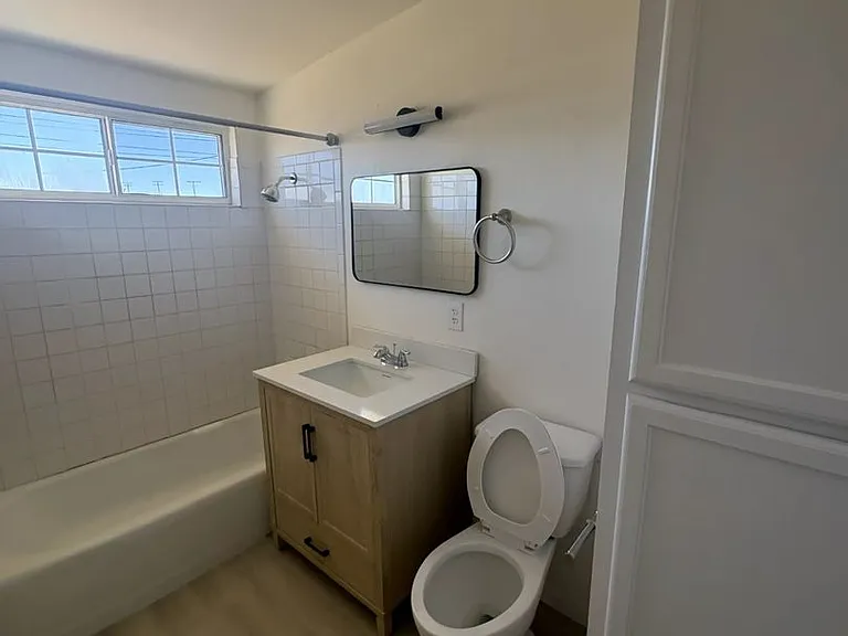 16821-16823 Bear Valley Rd — Photo 10