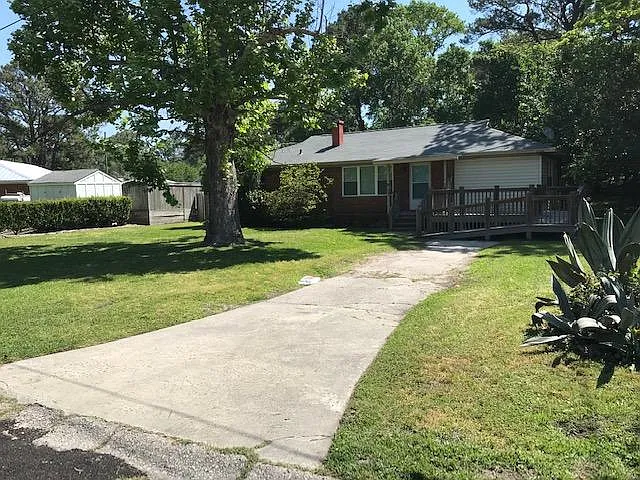 3 bed, 1219 sqft, $1,750 — Photo 1