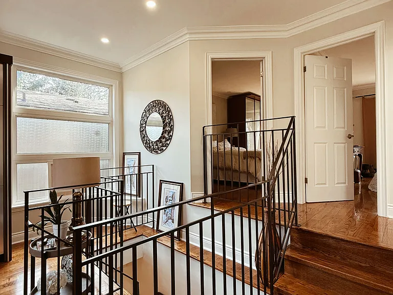 1186 Royal York Rd #1 — Photo 8