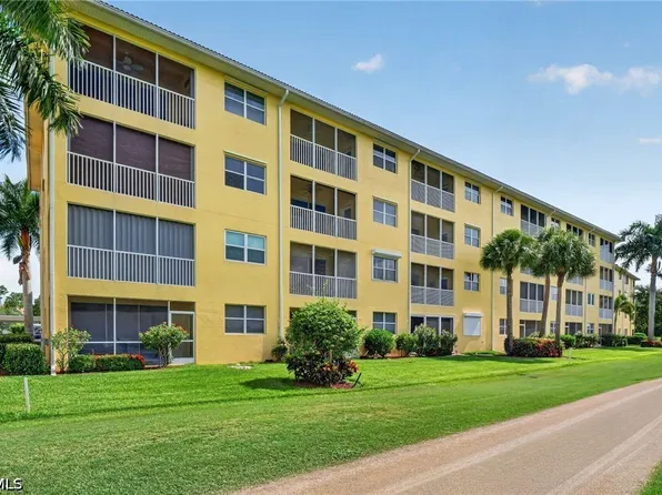 6820 Sterling Greens Pl #402, Naples, FL 34104