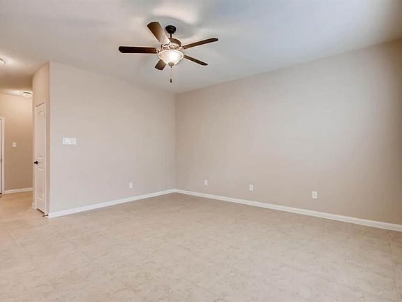 3rd image of 513 Pine Cove Ln