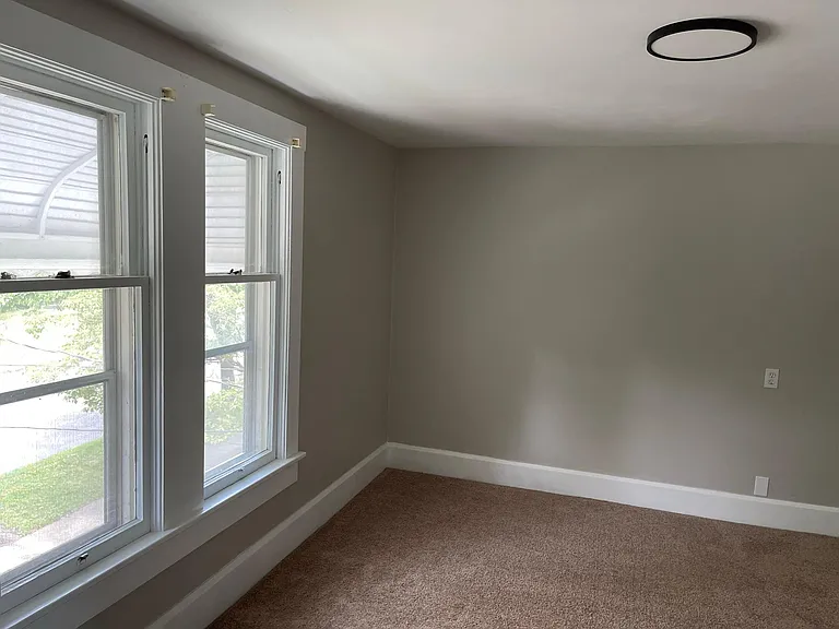 234 E Walnut St — Photo 22