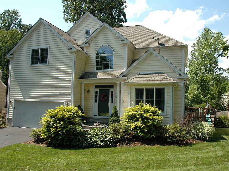 Beautiful Colonial near Rowayton Village.
