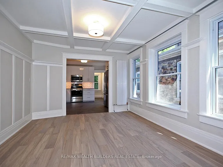 163 Parkside Dr #B — Photo 9
