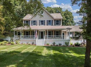 90 Woodcrest Dr, Hopewell Junction, NY 12533