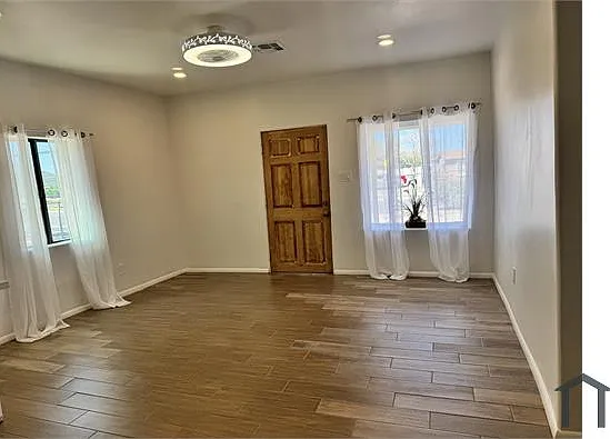 3 bed, 1154 sqft, $1,950 — Photo 4
