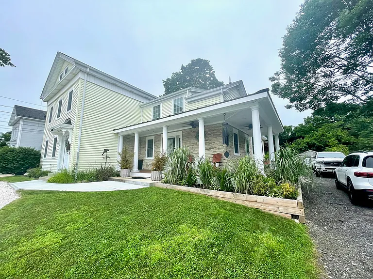 17 Greenman Ave #1 — Photo 1