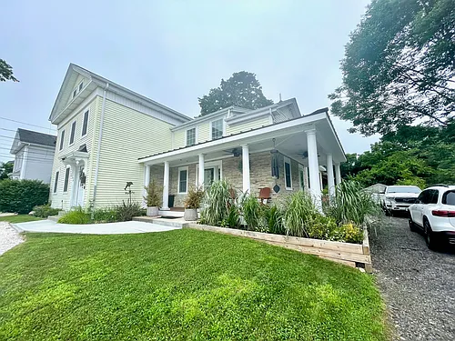 17 Greenman Ave #1 Photo 1