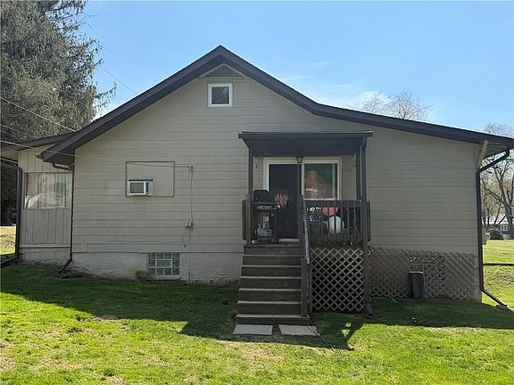 2nd image of 112 Schoolhouse Rd