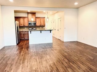 320 N 33rd Ct, Ridgefield, WA 98642