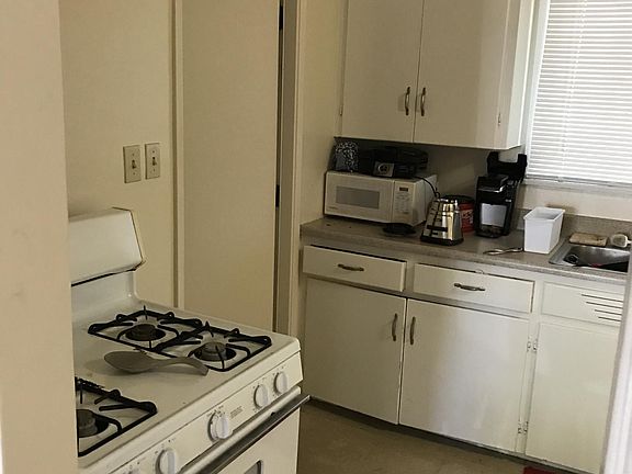 4th image of 159 Casa St
