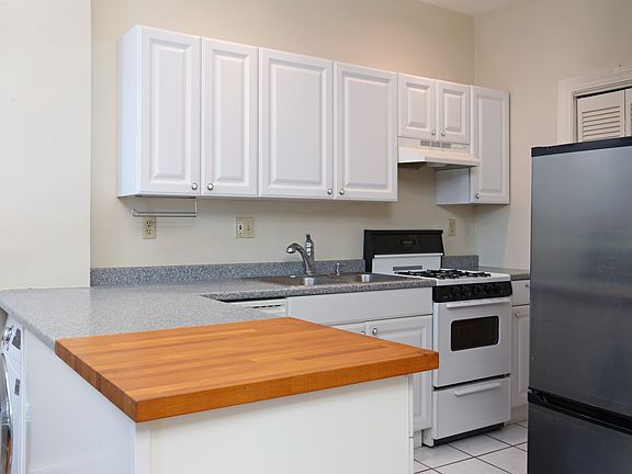 4th image of 547 Columbus Ave APT 4