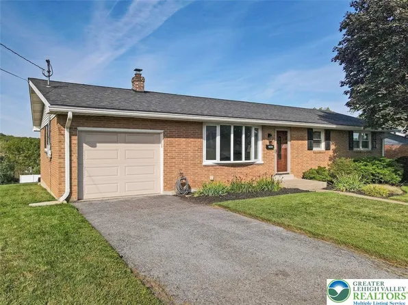 3020 S 6th Ave, Whitehall, PA 18052